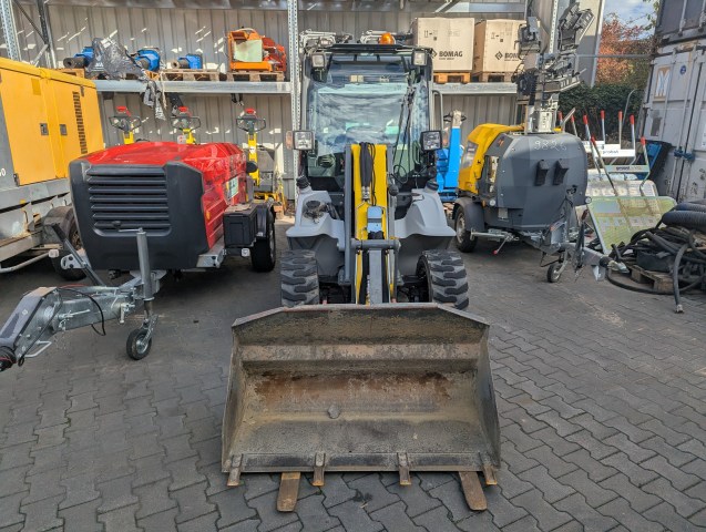 PXL_20261016_085252239
