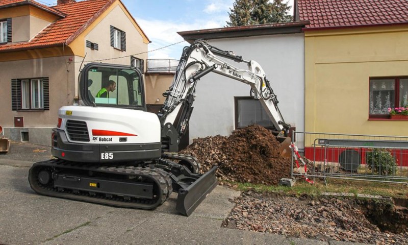e85_arti_bobcat_kompaktbagger_anbaugeraet-tiefloeffel-1-1664542621