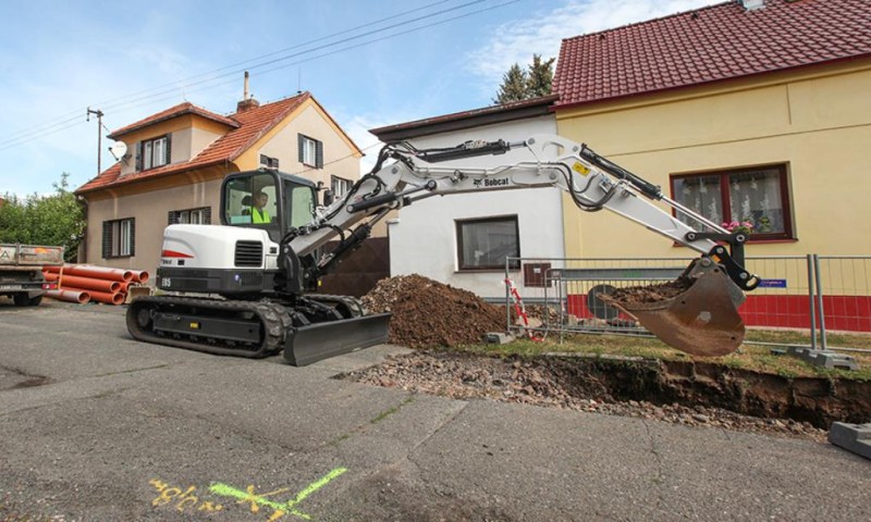 e85_arti_bobcat_kompaktbagger_anbaugeraet-tiefloeffel-4-1664542621